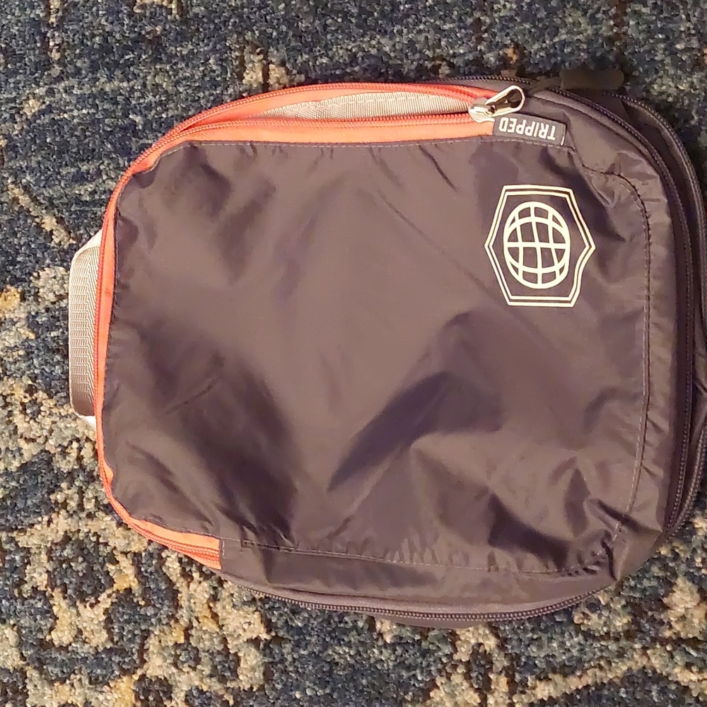 TRIPPED WATERPROOF TOTE BAG
